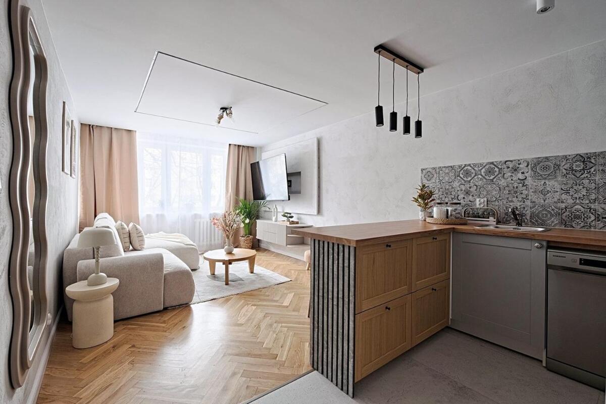Prime Prive 65tv Ac Standing Desk King Bed Apartament Warszawa